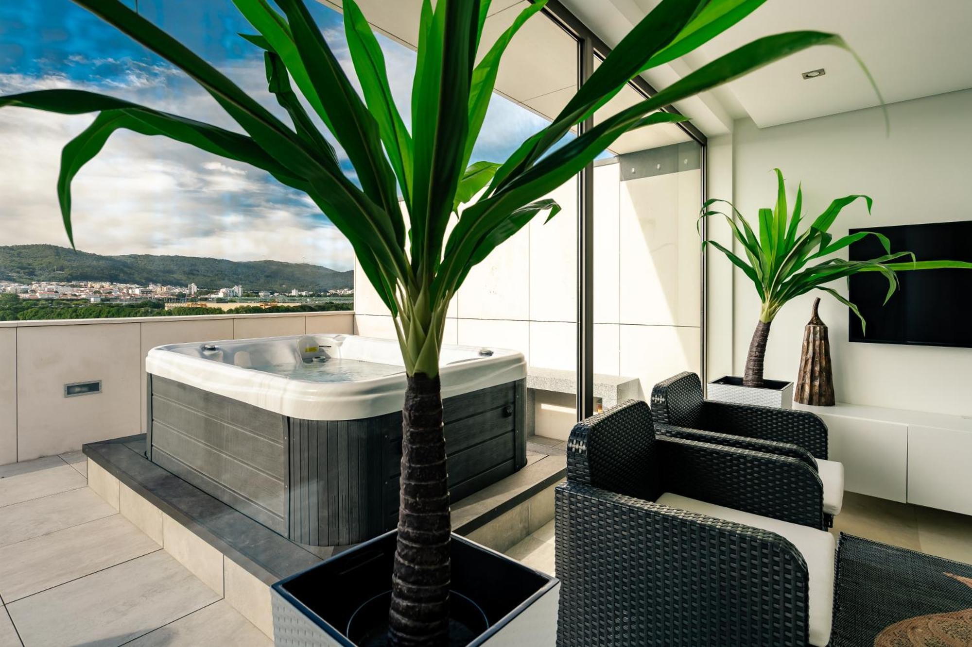 River Town View - Luxury Apartment With Jacuzzi On Terrace Viana do Castelo Eksteriør bilde