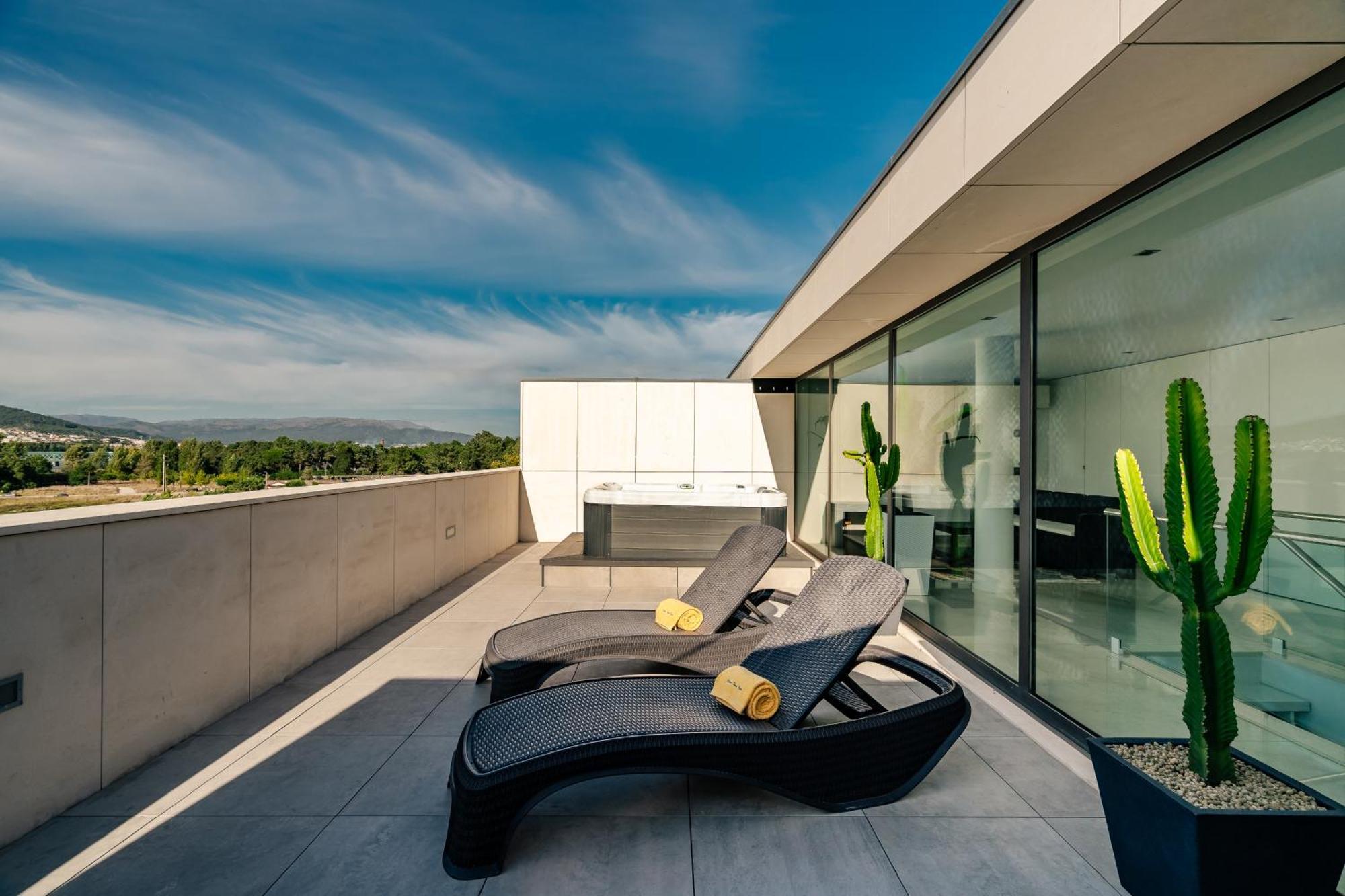 River Town View - Luxury Apartment With Jacuzzi On Terrace Viana do Castelo Eksteriør bilde