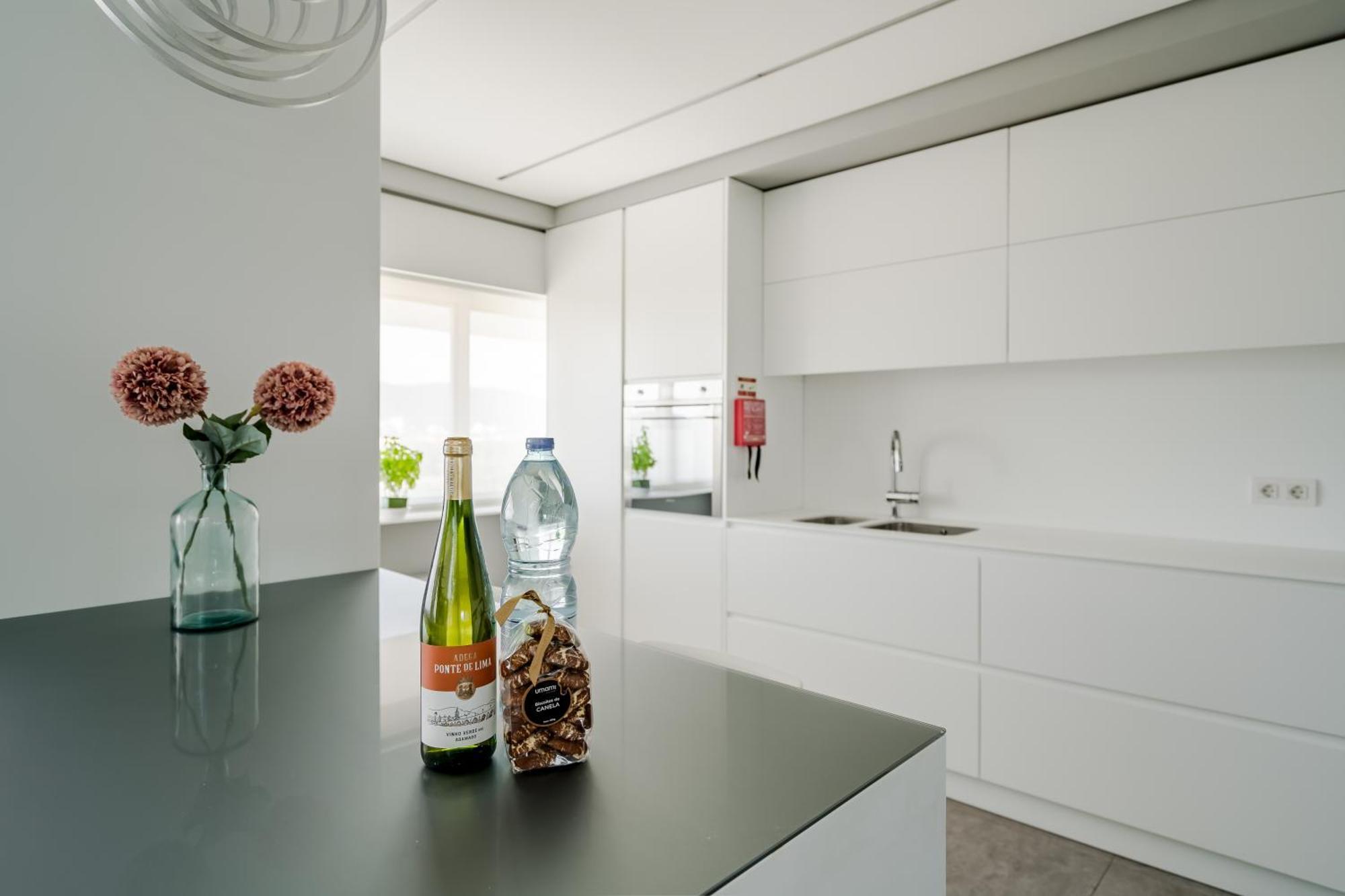 River Town View - Luxury Apartment With Jacuzzi On Terrace Viana do Castelo Eksteriør bilde